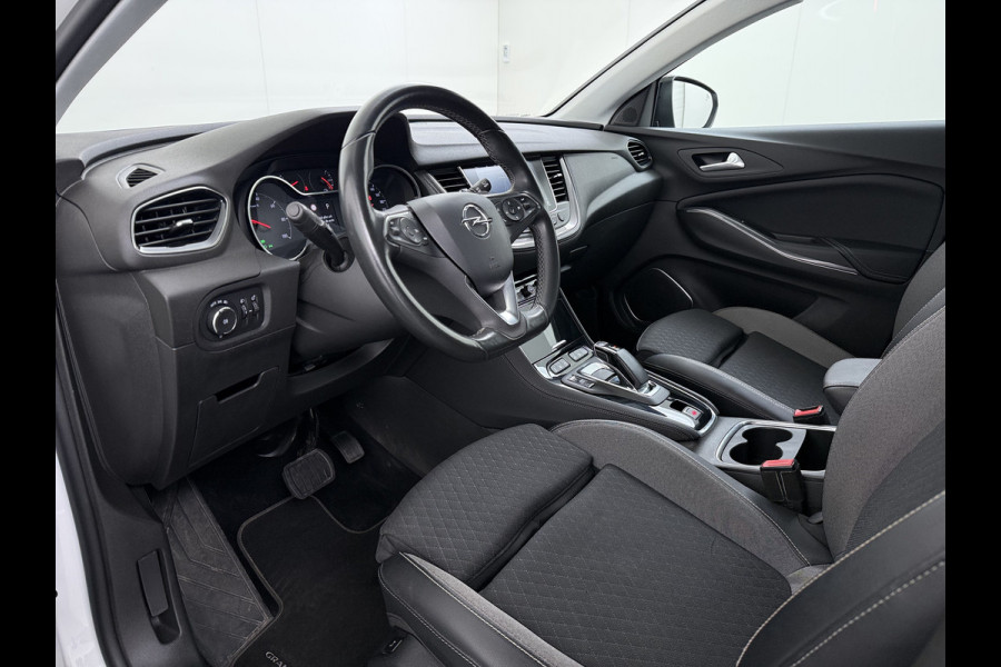 Opel Grandland X 1.6T 225pk PHEV Hybride AUT-8. Navi 360°Camera 1/2 Leer Apple Carplay Android Two-Tone AGR-Comfort Stoelen StoelverwarmingAuto E Elek.Achterklep Led Privacy Glas Lmv Isofix DAB Bluetooth Lane Assist Regen-Lichtsensor Keyless 1e Eigenaar Dealeronderhouden Origineel Nederlandse Auto € 46.000 nieuw!