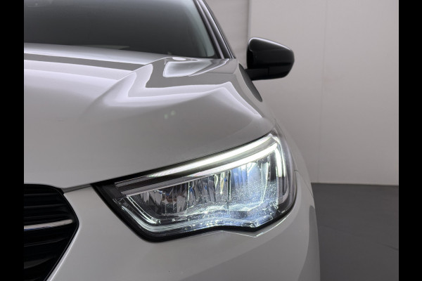 Opel Grandland X 1.6T 225pk PHEV Hybride AUT-8. Navi 360°Camera 1/2 Leer Apple Carplay Android Two-Tone AGR-Comfort Stoelen StoelverwarmingAuto E Elek.Achterklep Led Privacy Glas Lmv Isofix DAB Bluetooth Lane Assist Regen-Lichtsensor Keyless 1e Eigenaar Dealeronderhouden Origineel Nederlandse Auto € 46.000 nieuw!