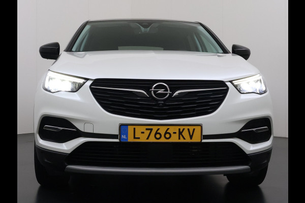 Opel Grandland X 1.6T 225pk PHEV Hybride AUT-8. Navi 360°Camera 1/2 Leer Apple Carplay Android Two-Tone AGR-Comfort Stoelen StoelverwarmingAuto E Elek.Achterklep Led Privacy Glas Lmv Isofix DAB Bluetooth Lane Assist Regen-Lichtsensor Keyless 1e Eigenaar Dealeronderhouden Origineel Nederlandse Auto € 46.000 nieuw!