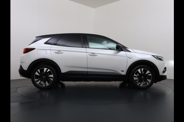 Opel Grandland X 1.6T 225pk PHEV Hybride AUT-8. Navi 360°Camera 1/2 Leer Apple Carplay Android Two-Tone AGR-Comfort Stoelen StoelverwarmingAuto E Elek.Achterklep Led Privacy Glas Lmv Isofix DAB Bluetooth Lane Assist Regen-Lichtsensor Keyless 1e Eigenaar Dealeronderhouden Origineel Nederlandse Auto € 46.000 nieuw!