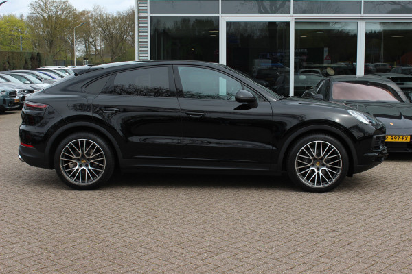 Porsche Cayenne Coupé 3.0 / 61.186 km! / Trekhaak / Camera / Panoramadak / Head-up / Luchtvering / Luxe Leder / Sportchrono / 21'' / Bose / Stuur+Stoelverwarming / Dodehoek / DAB / Cruise Control