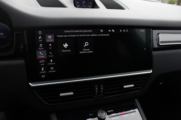 Porsche Cayenne Coupé 3.0 / 61.186 km! / Trekhaak / Camera / Panoramadak / Head-up / Luchtvering / Luxe Leder / Sportchrono / 21'' / Bose / Stuur+Stoelverwarming / Dodehoek / DAB / Cruise Control
