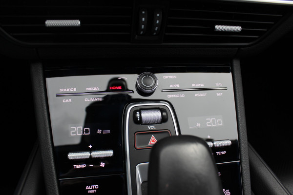 Porsche Cayenne Coupé 3.0 / 61.186 km! / Trekhaak / Camera / Panoramadak / Head-up / Luchtvering / Luxe Leder / Sportchrono / 21'' / Bose / Stuur+Stoelverwarming / Dodehoek / DAB / Cruise Control