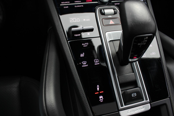 Porsche Cayenne Coupé 3.0 / 61.186 km! / Trekhaak / Camera / Panoramadak / Head-up / Luchtvering / Luxe Leder / Sportchrono / 21'' / Bose / Stuur+Stoelverwarming / Dodehoek / DAB / Cruise Control