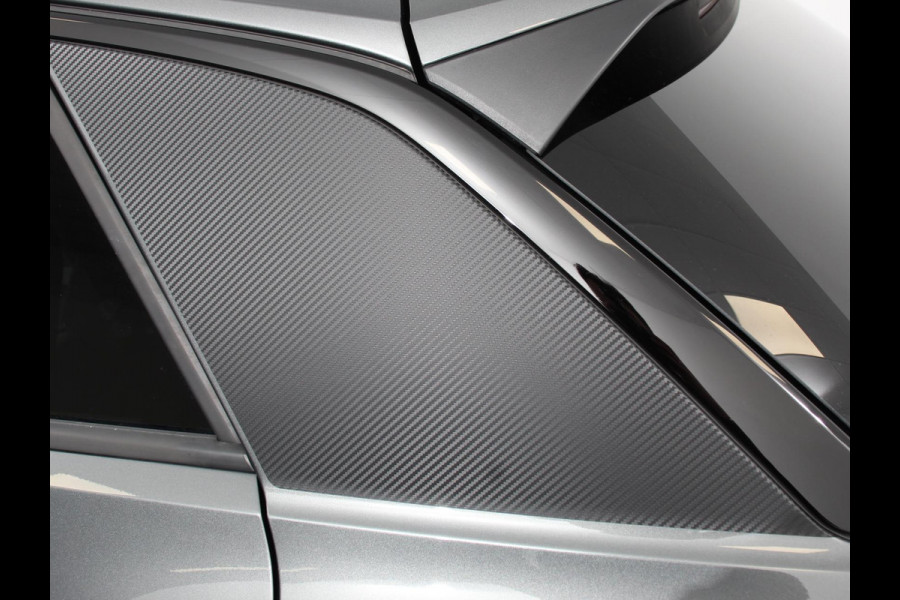 Volkswagen T-Roc 1.5 TSI DSG R-Line + Design pakket Black Automaat Panorama dak Navigatie Apple Carplay/Android Auto Climate control LED Adaptieve cruise control