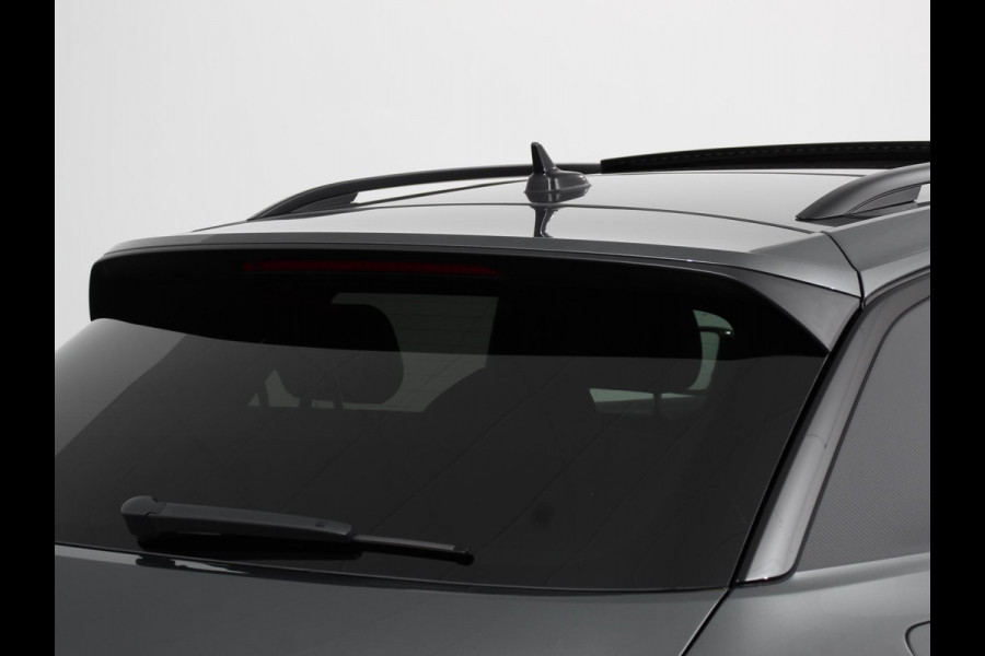 Volkswagen T-Roc 1.5 TSI DSG R-Line + Design pakket Black Automaat Panorama dak Navigatie Apple Carplay/Android Auto Climate control LED Adaptieve cruise control