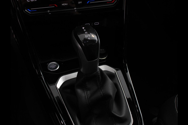 Volkswagen T-Roc 1.5 TSI DSG R-Line + Design pakket Black Automaat Panorama dak Navigatie Apple Carplay/Android Auto Climate control LED Adaptieve cruise control