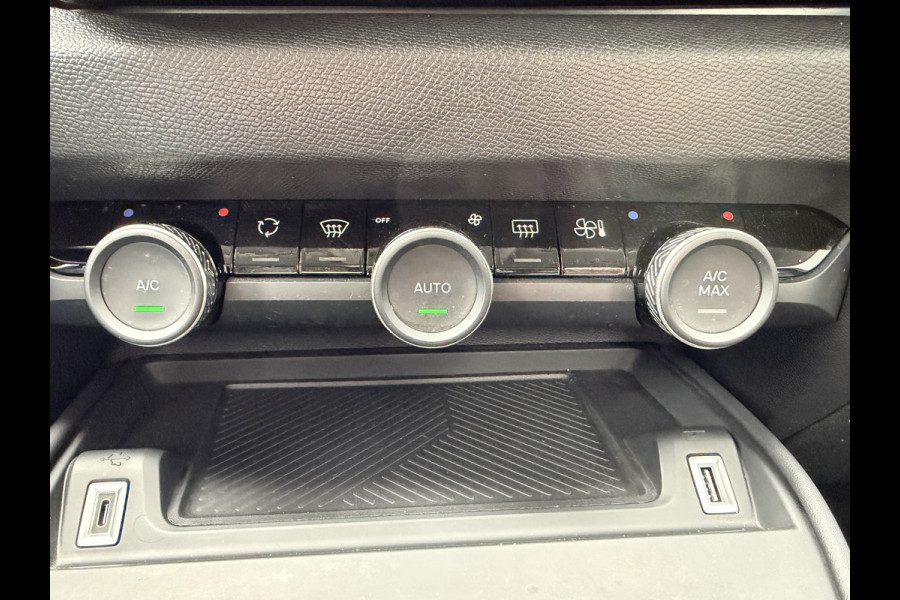 Citroën Ë-C4 Business 50 kWh (Camera - Navigatie - Automatische Airco - Apple Carplay - Parkeersensoren)