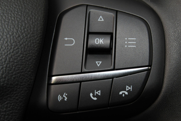 Ford Kuga 2.5-225pk PHEV 'Vignale' Plug-in Hybrid Automaat. Luxe hybride rijden voor een reëel bedrag ! Trekhaak, Adaptieve Cruise Cntrl, Climate Cntrl, Side- en lane assist, Head-Up display, Winter Pack, Driver Ass. Pack, Camera, Elektr. achterklep etc.