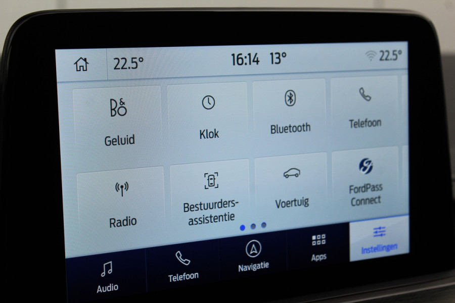 Ford Kuga 2.5-225pk PHEV 'Vignale' Plug-in Hybrid Automaat. Luxe hybride rijden voor een reëel bedrag ! Trekhaak, Adaptieve Cruise Cntrl, Climate Cntrl, Side- en lane assist, Head-Up display, Winter Pack, Driver Ass. Pack, Camera, Elektr. achterklep etc.