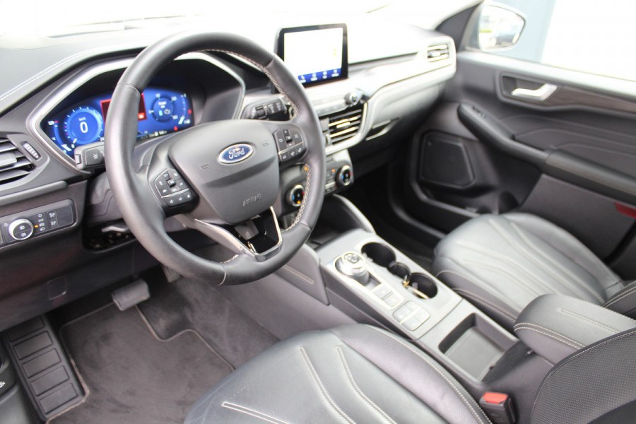 Ford Kuga 2.5-225pk PHEV 'Vignale' Plug-in Hybrid Automaat. Luxe hybride rijden voor een reëel bedrag ! Trekhaak, Adaptieve Cruise Cntrl, Climate Cntrl, Side- en lane assist, Head-Up display, Winter Pack, Driver Ass. Pack, Camera, Elektr. achterklep etc.