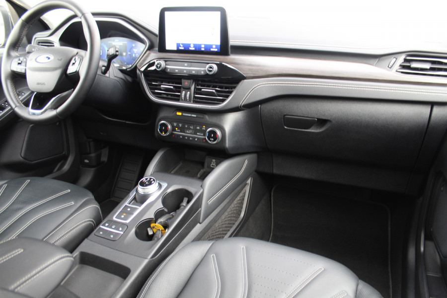 Ford Kuga 2.5-225pk PHEV 'Vignale' Plug-in Hybrid Automaat. Luxe hybride rijden voor een reëel bedrag ! Trekhaak, Adaptieve Cruise Cntrl, Climate Cntrl, Side- en lane assist, Head-Up display, Winter Pack, Driver Ass. Pack, Camera, Elektr. achterklep etc.