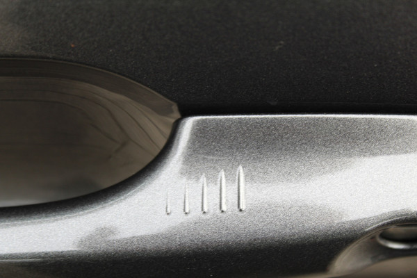 Ford Kuga 2.5-225pk PHEV 'Vignale' Plug-in Hybrid Automaat. Luxe hybride rijden voor een reëel bedrag ! Trekhaak, Adaptieve Cruise Cntrl, Climate Cntrl, Side- en lane assist, Head-Up display, Winter Pack, Driver Ass. Pack, Camera, Elektr. achterklep etc.