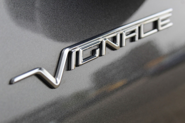 Ford Kuga 2.5-225pk PHEV 'Vignale' Plug-in Hybrid Automaat. Luxe hybride rijden voor een reëel bedrag ! Trekhaak, Adaptieve Cruise Cntrl, Climate Cntrl, Side- en lane assist, Head-Up display, Winter Pack, Driver Ass. Pack, Camera, Elektr. achterklep etc.