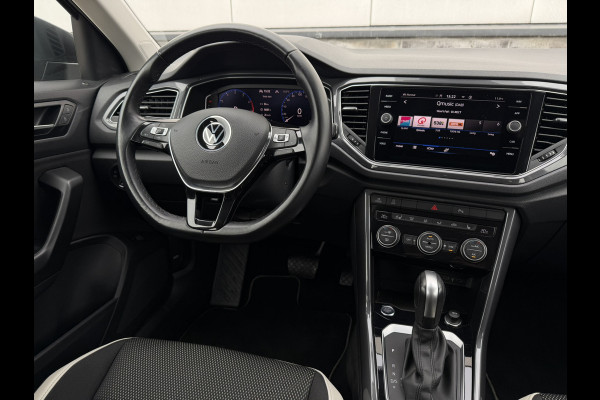 Volkswagen T-Roc 1.5 TSI Sport LED | Trekhaak | Carplay | Camera | Virtual Cockpit | PDC