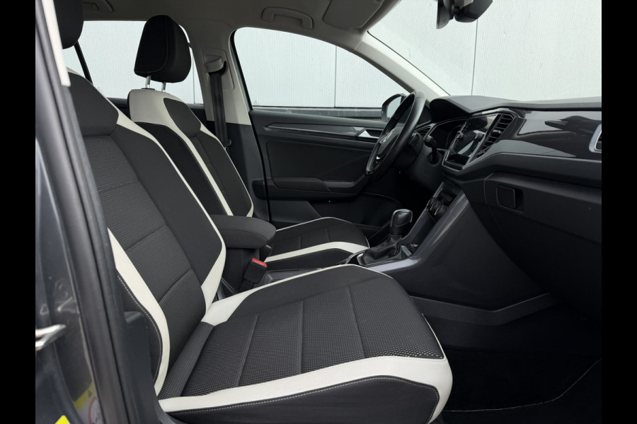 Volkswagen T-Roc 1.5 TSI Sport LED | Trekhaak | Carplay | Camera | Virtual Cockpit | PDC