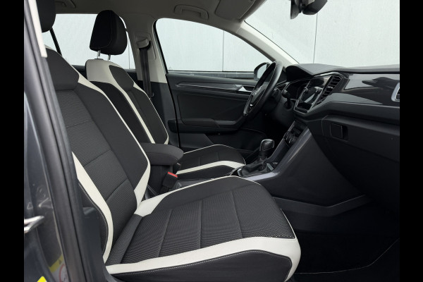 Volkswagen T-Roc 1.5 TSI Sport LED | Trekhaak | Carplay | Camera | Virtual Cockpit | PDC