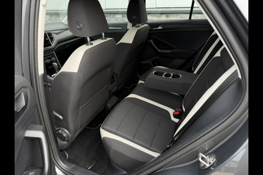 Volkswagen T-Roc 1.5 TSI Sport LED | Trekhaak | Carplay | Camera | Virtual Cockpit | PDC