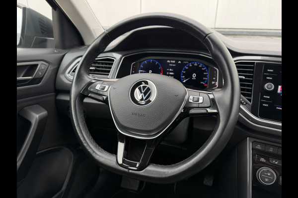 Volkswagen T-Roc 1.5 TSI Sport LED | Trekhaak | Carplay | Camera | Virtual Cockpit | PDC