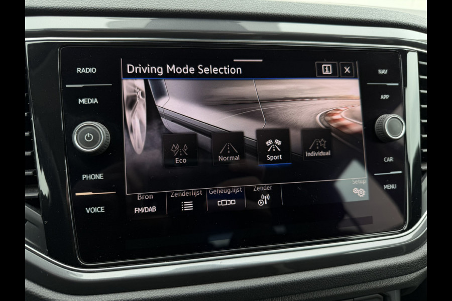 Volkswagen T-Roc 1.5 TSI Sport LED | Trekhaak | Carplay | Camera | Virtual Cockpit | PDC