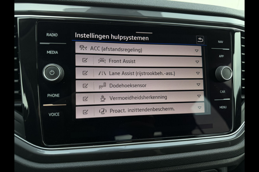 Volkswagen T-Roc 1.5 TSI Sport LED | Trekhaak | Carplay | Camera | Virtual Cockpit | PDC