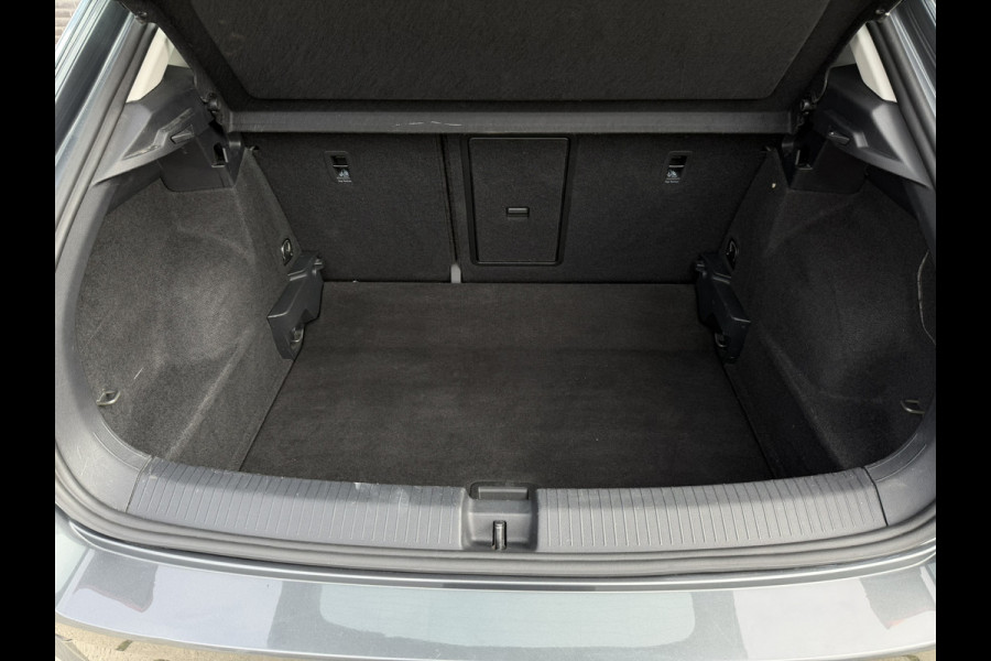 Volkswagen T-Roc 1.5 TSI Sport LED | Trekhaak | Carplay | Camera | Virtual Cockpit | PDC