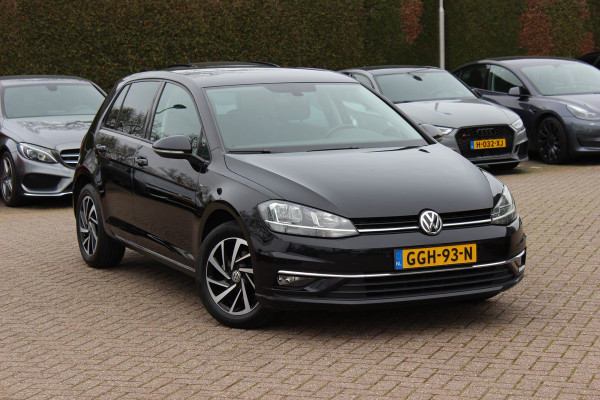 Volkswagen Golf 1.0 TSI Comfortline / Camera / CarPlay / 16'' / Navigatie / Parkeerhulp V+A / Getint glas / DAB / ACC