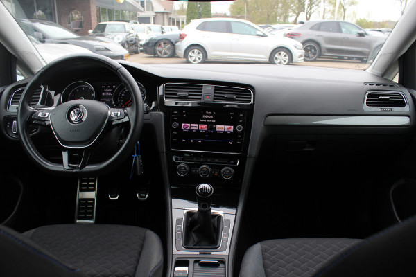 Volkswagen Golf 1.0 TSI Comfortline / Camera / CarPlay / 16'' / Navigatie / Parkeerhulp V+A / Getint glas / DAB / ACC
