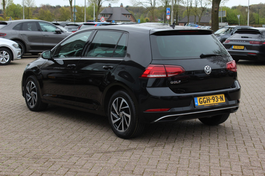 Volkswagen Golf 1.0 TSI Comfortline / Camera / CarPlay / 16'' / Navigatie / Parkeerhulp V+A / Getint glas / DAB / ACC