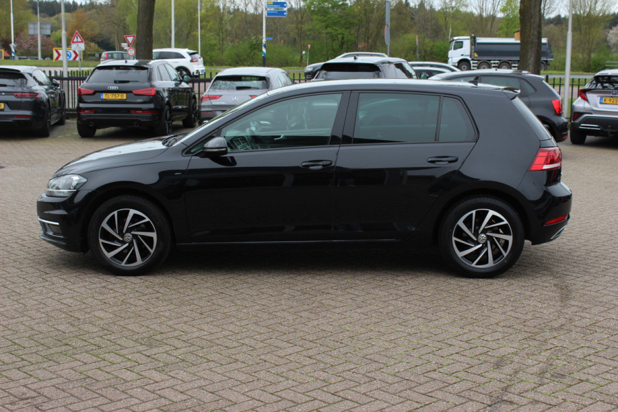Volkswagen Golf 1.0 TSI Comfortline / Camera / CarPlay / 16'' / Navigatie / Parkeerhulp V+A / Getint glas / DAB / ACC