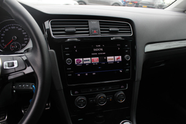 Volkswagen Golf 1.0 TSI Comfortline / Camera / CarPlay / 16'' / Navigatie / Parkeerhulp V+A / Getint glas / DAB / ACC