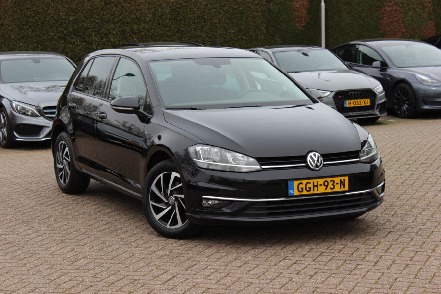 Volkswagen Golf 1.0 TSI Comfortline / Camera / CarPlay / 16'' / Navigatie / Parkeerhulp V+A / Getint glas / DAB / ACC