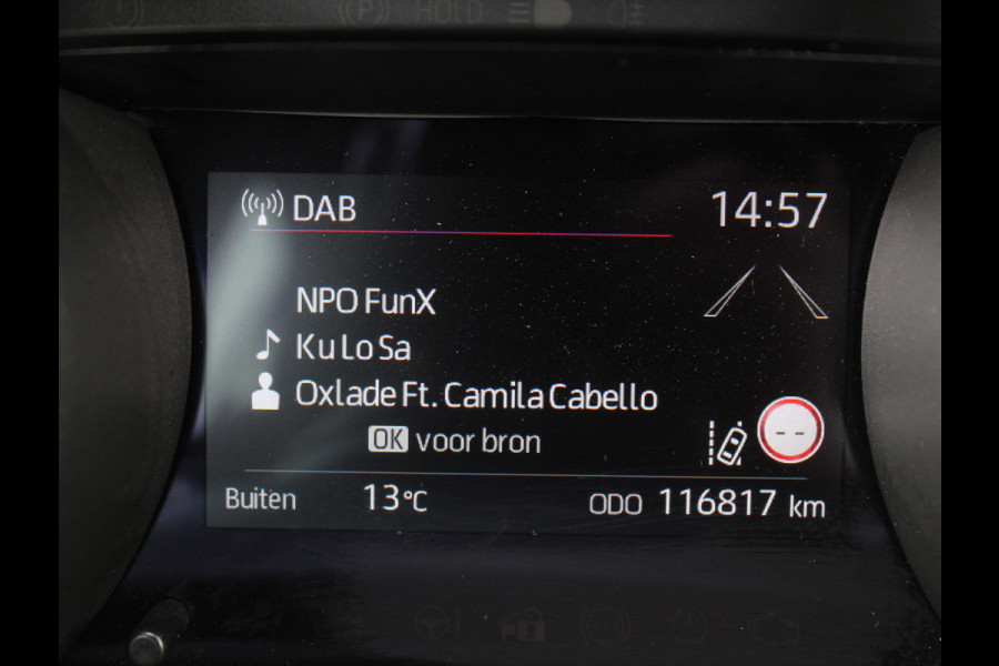 Toyota Yaris Cross 1.5 Hybrid Business CLIMATE | ADAPCRUISE | LMV16 | NAVI | CARPLAY | LED | CAMERA | DAB