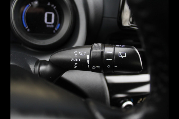 Toyota Yaris Cross 1.5 Hybrid Business CLIMATE | ADAPCRUISE | LMV16 | NAVI | CARPLAY | LED | CAMERA | DAB