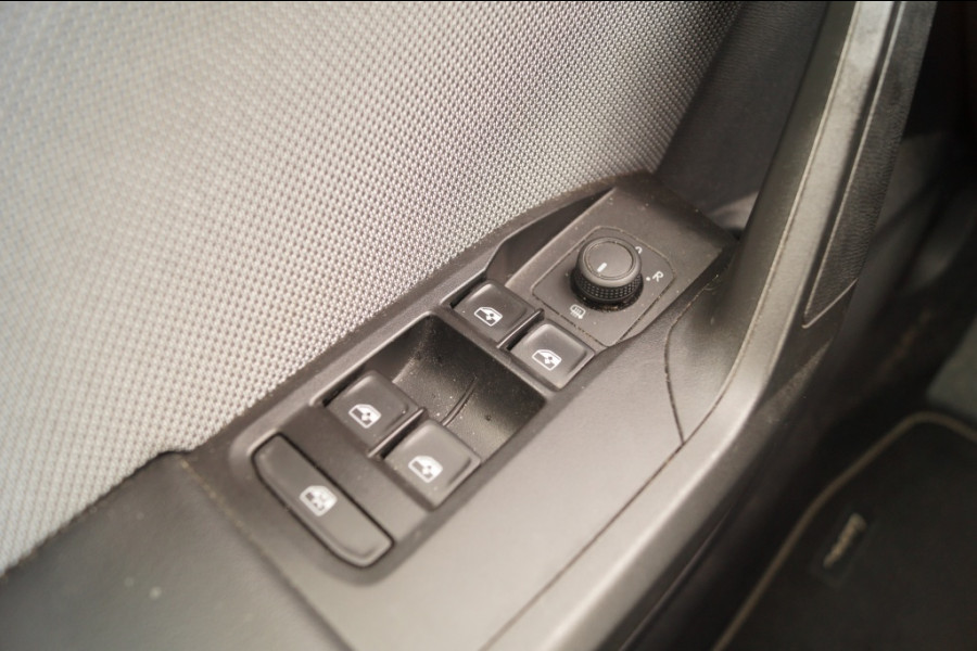 Seat Leon Sportstourer 1.0 TSI 110pk Style Business Intense -NAVI-ECC-CAM-