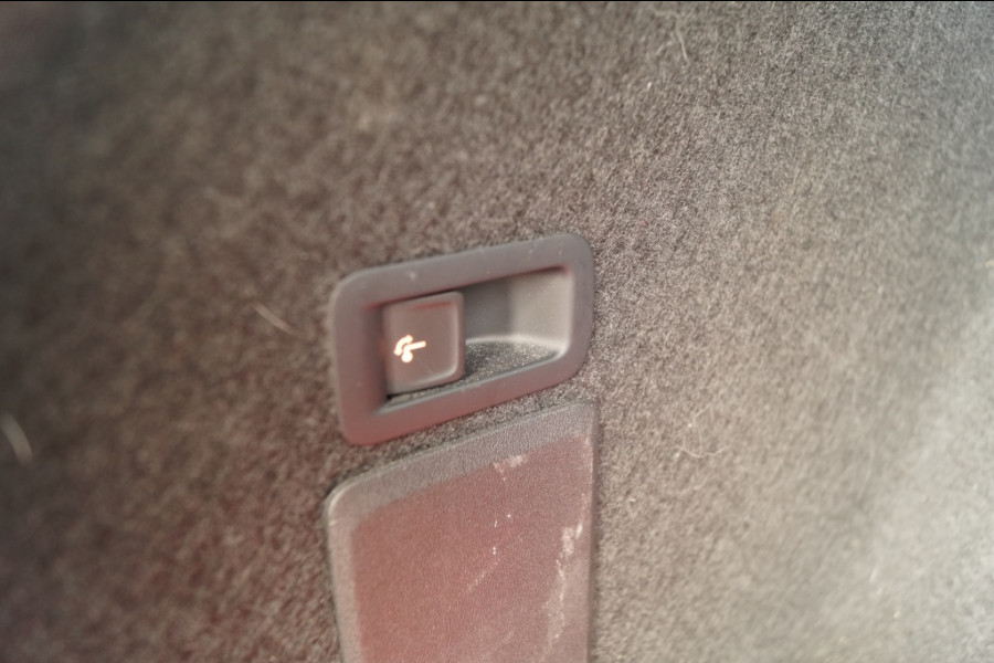 Seat Leon Sportstourer 1.0 TSI 110pk Style Business Intense -NAVI-ECC-CAM-