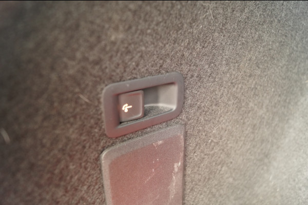 Seat Leon Sportstourer 1.0 TSI 110pk Style Business Intense -NAVI-ECC-CAM-