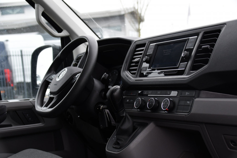 Volkswagen Crafter 35 2.0 TDI L3H2 PB Edition Camera, Cruise, Carplay, 177pk, LED, Stoelverwarming, Multimedia, Standkachel, Trekhaak, Uniek!