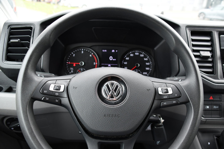 Volkswagen Crafter 35 2.0 TDI L3H2 PB Edition Camera, Cruise, Carplay, 177pk, LED, Stoelverwarming, Multimedia, Standkachel, Trekhaak, Uniek!