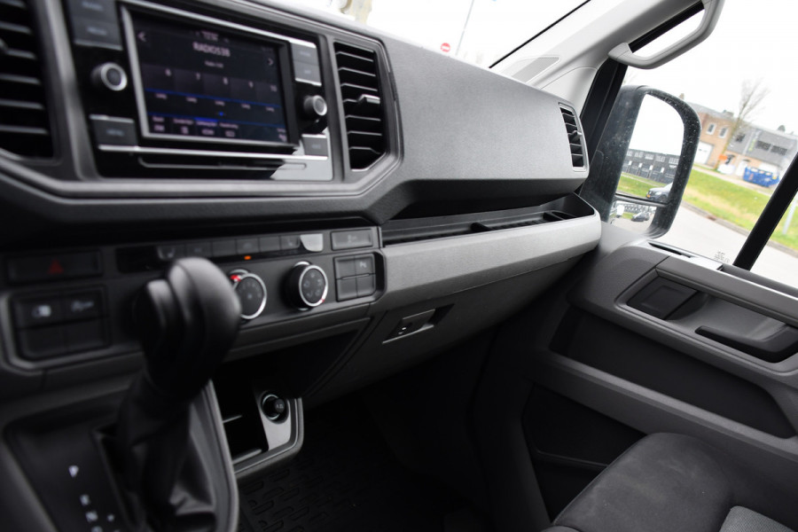 Volkswagen Crafter 35 2.0 TDI L3H2 PB Edition Camera, Cruise, Carplay, 177pk, LED, Stoelverwarming, Multimedia, Standkachel, Trekhaak, Uniek!