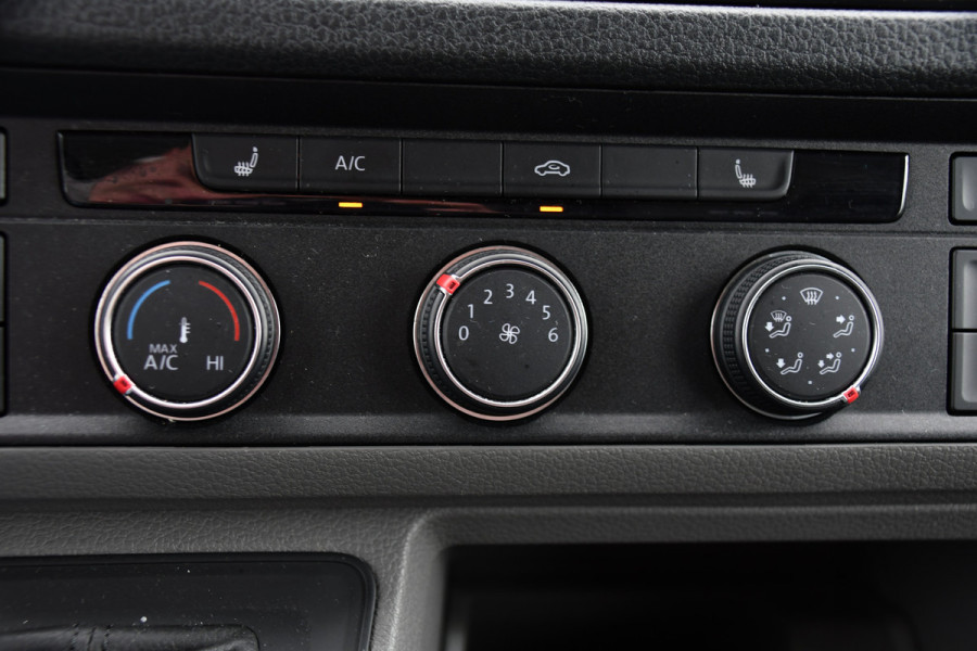 Volkswagen Crafter 35 2.0 TDI L3H2 PB Edition Camera, Cruise, Carplay, 177pk, LED, Stoelverwarming, Multimedia, Standkachel, Trekhaak, Uniek!