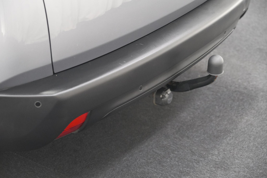 Peugeot 2008 PureTech 110 Blue Lion | Trekhaak | Apple Carplay | Parkeersensoren