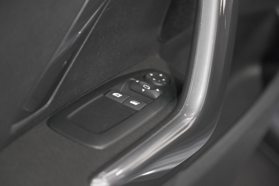 Peugeot 2008 PureTech 110 Blue Lion | Trekhaak | Apple Carplay | Parkeersensoren