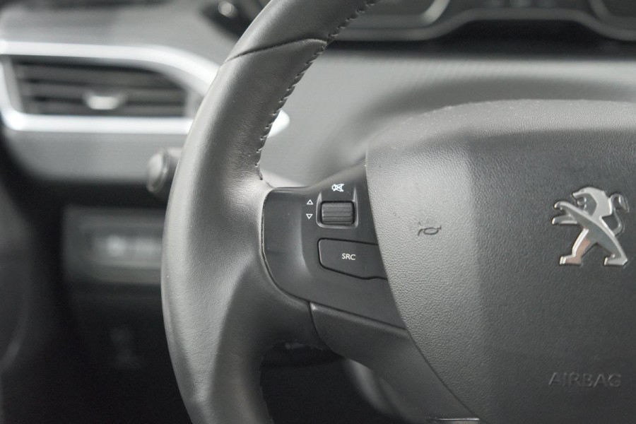 Peugeot 2008 PureTech 110 Blue Lion | Trekhaak | Apple Carplay | Parkeersensoren