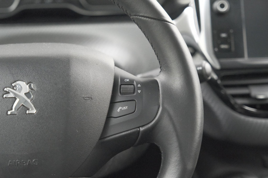 Peugeot 2008 PureTech 110 Blue Lion | Trekhaak | Apple Carplay | Parkeersensoren