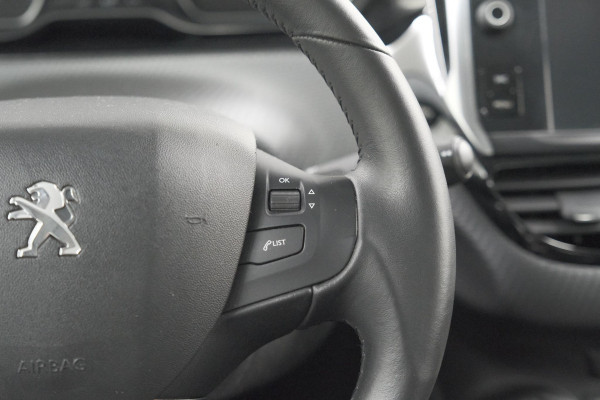 Peugeot 2008 PureTech 110 Blue Lion | Trekhaak | Apple Carplay | Parkeersensoren