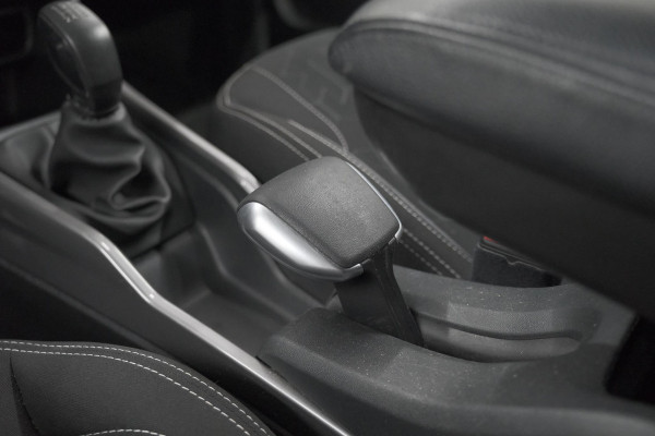 Peugeot 2008 PureTech 110 Blue Lion | Trekhaak | Apple Carplay | Parkeersensoren