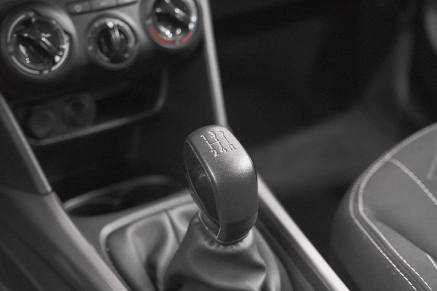 Peugeot 2008 PureTech 110 Blue Lion | Trekhaak | Apple Carplay | Parkeersensoren