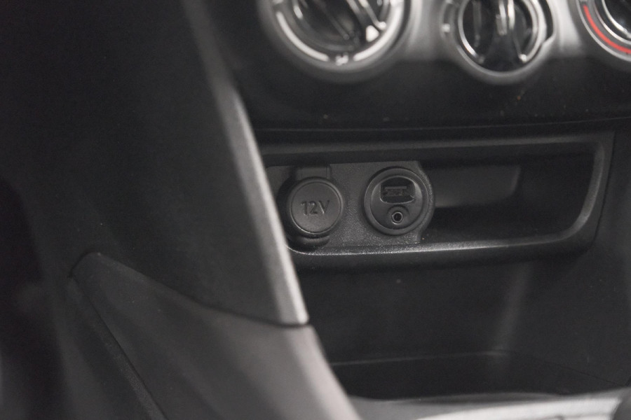 Peugeot 2008 PureTech 110 Blue Lion | Trekhaak | Apple Carplay | Parkeersensoren