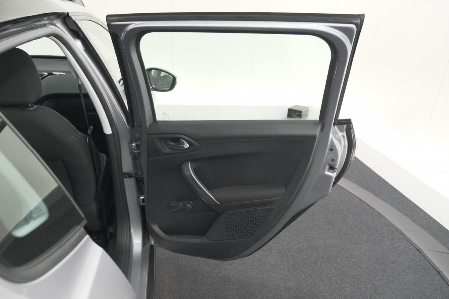 Peugeot 2008 PureTech 110 Blue Lion | Trekhaak | Apple Carplay | Parkeersensoren